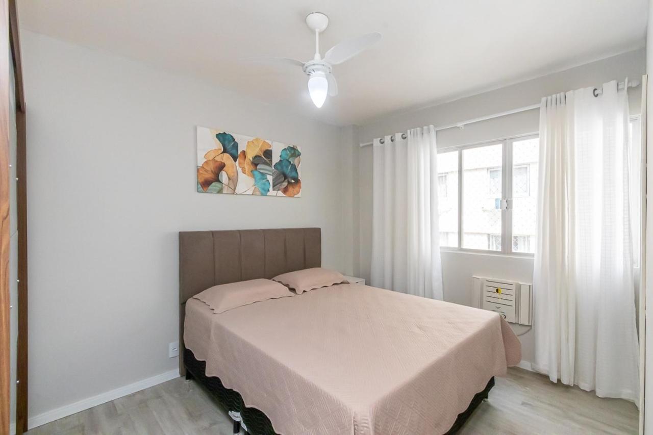 Apto Pe Na Areia, Direcao Ilha-Balneario Camboriu. Ngoại thất bức ảnh